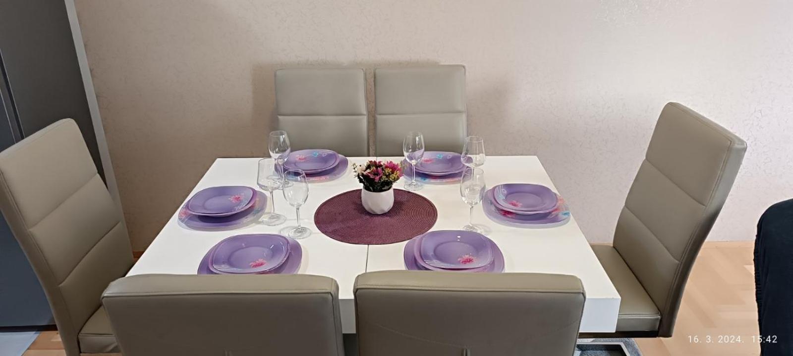 Apartman Lara Pirot Eksteriør billede