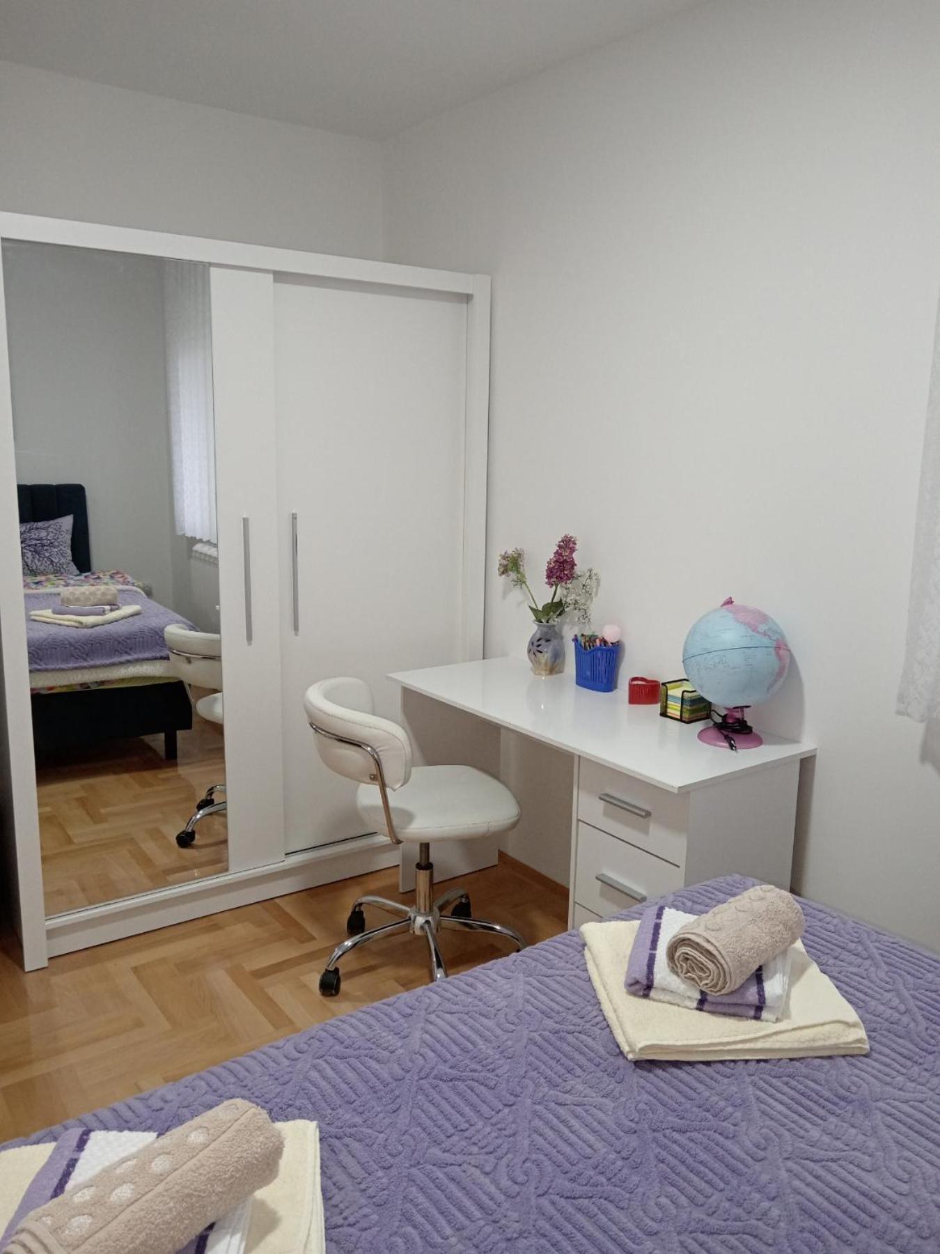 Apartman Lara Pirot Eksteriør billede