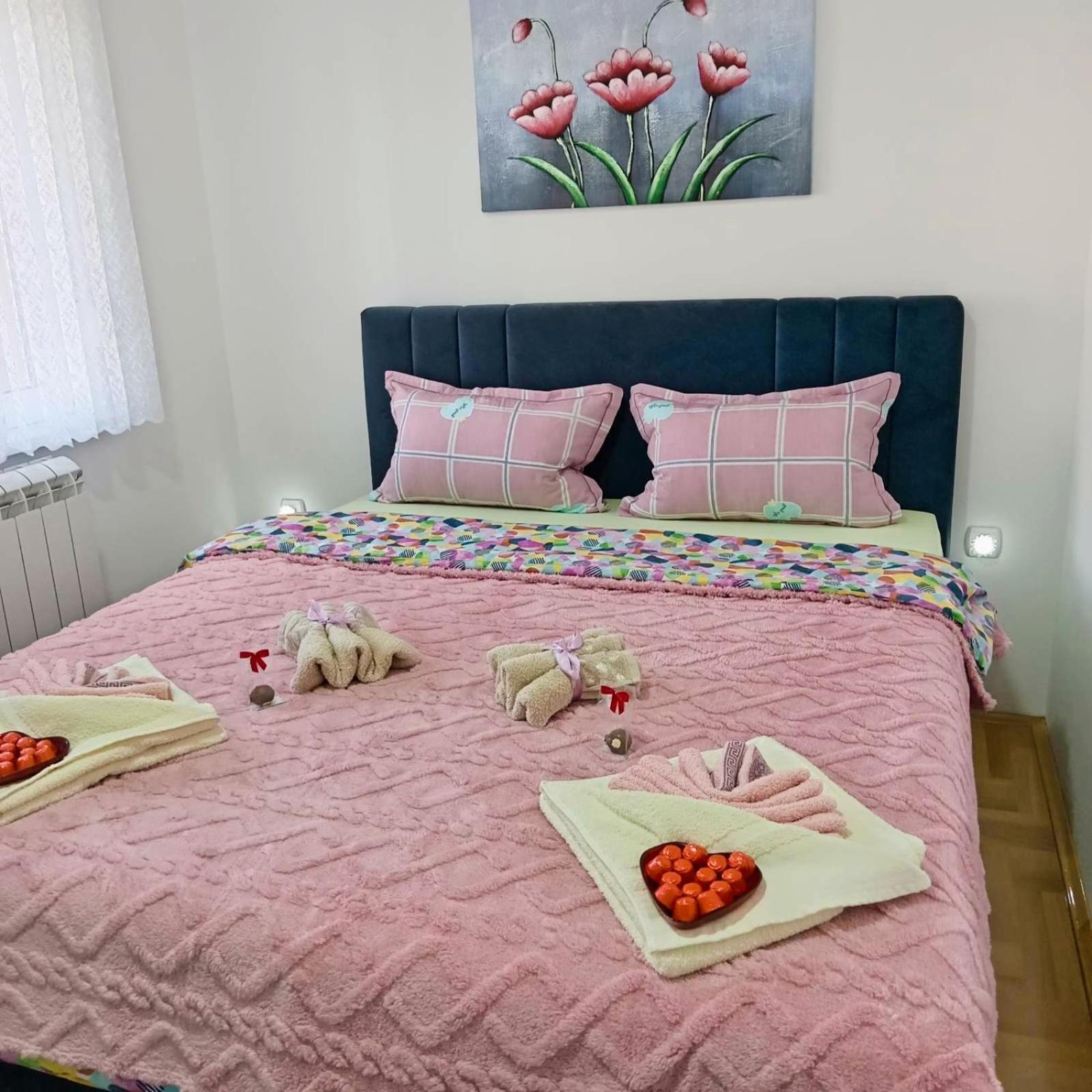 Apartman Lara Pirot Eksteriør billede
