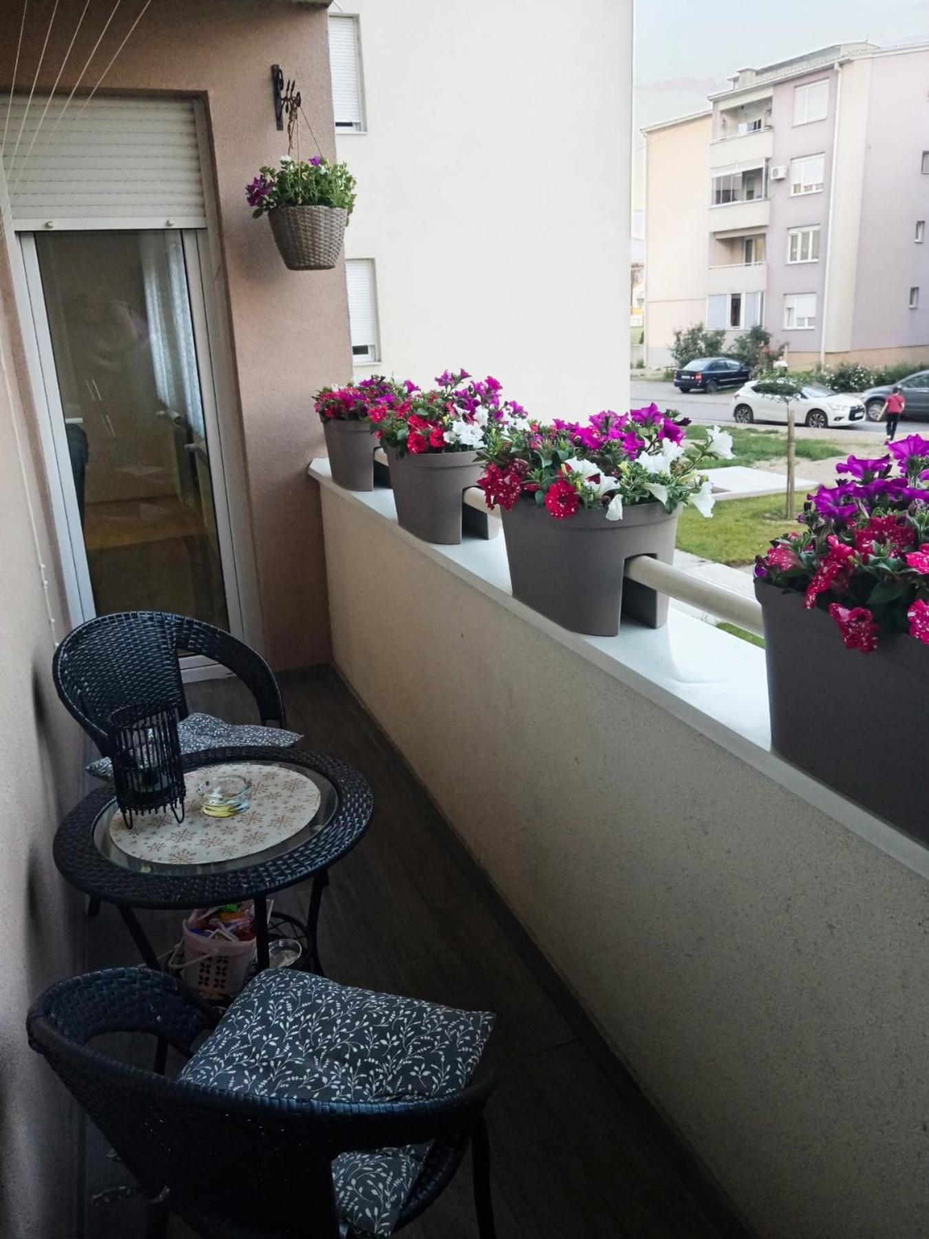 Apartman Lara Pirot Eksteriør billede