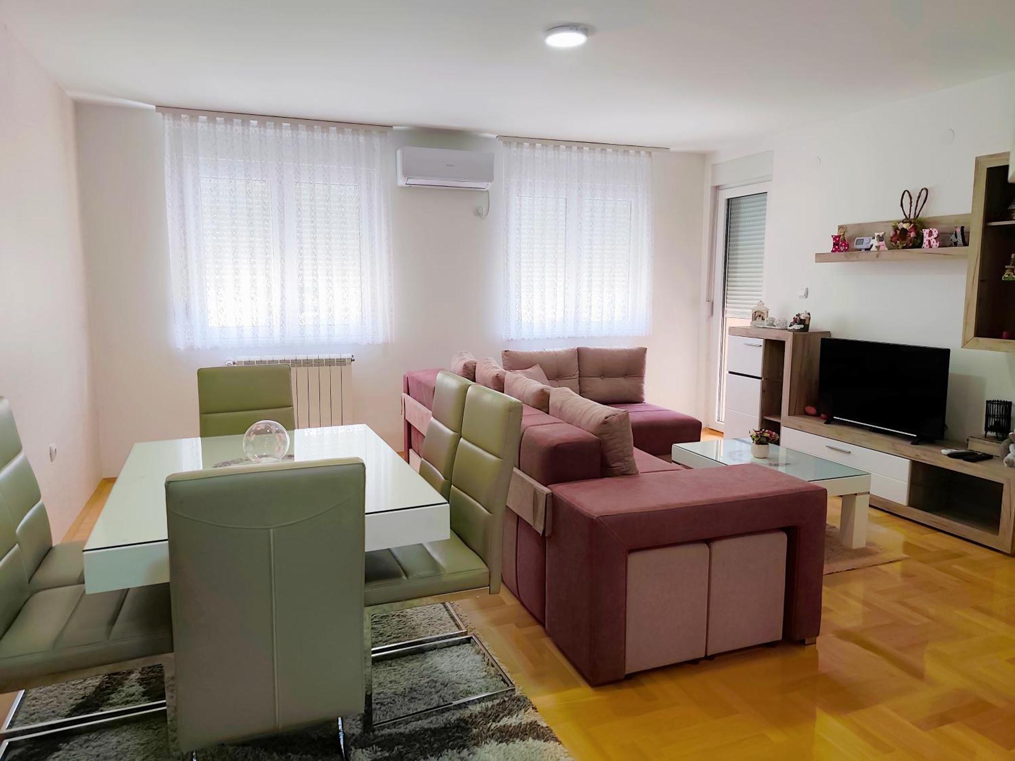 Apartman Lara Pirot Eksteriør billede