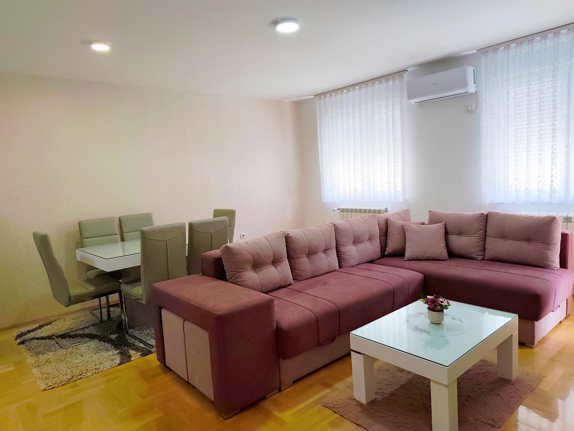 Apartman Lara Pirot Eksteriør billede