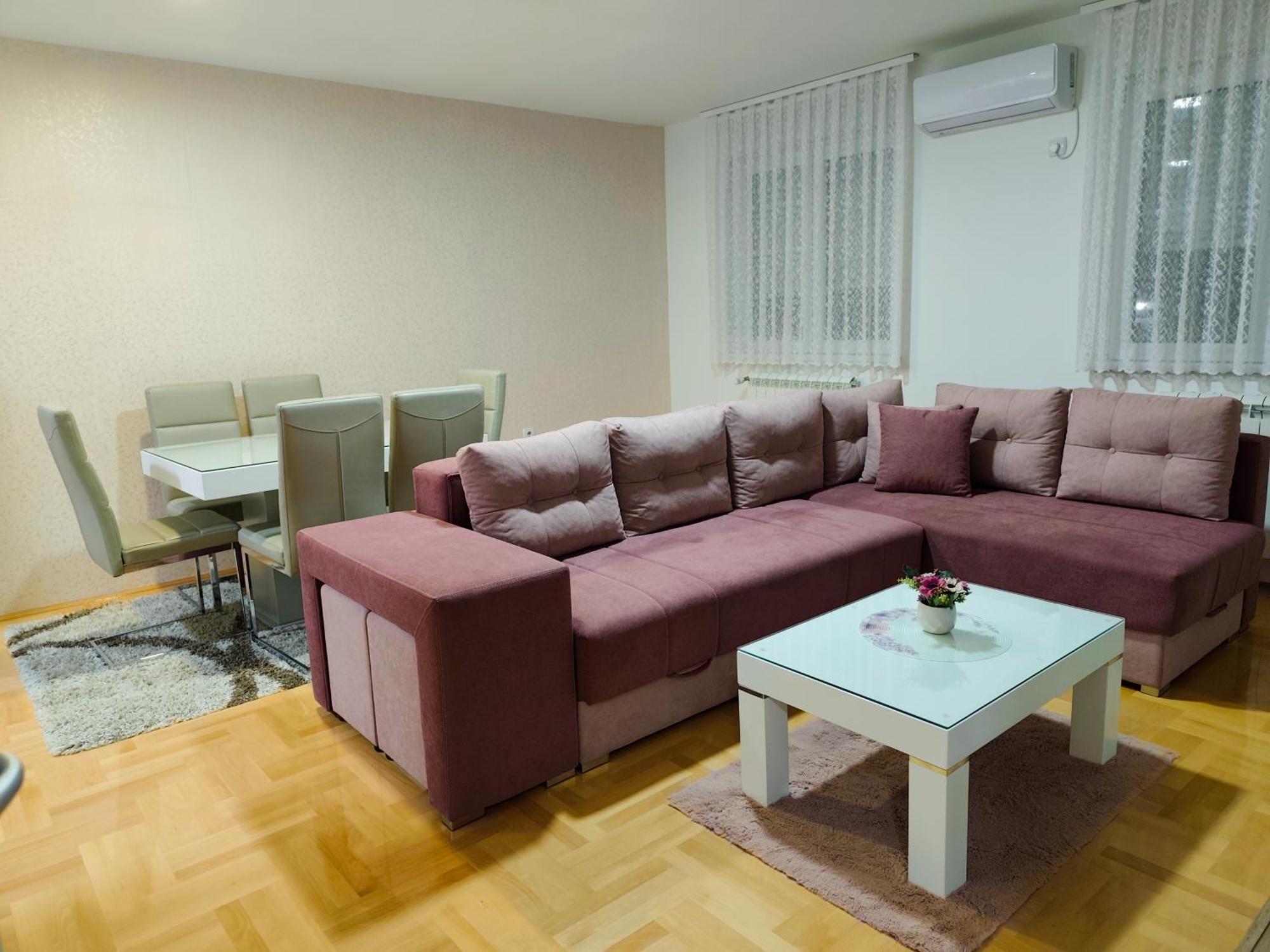 Apartman Lara Pirot Eksteriør billede